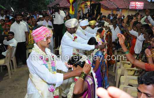 Dharmasthala mass marriage 2014